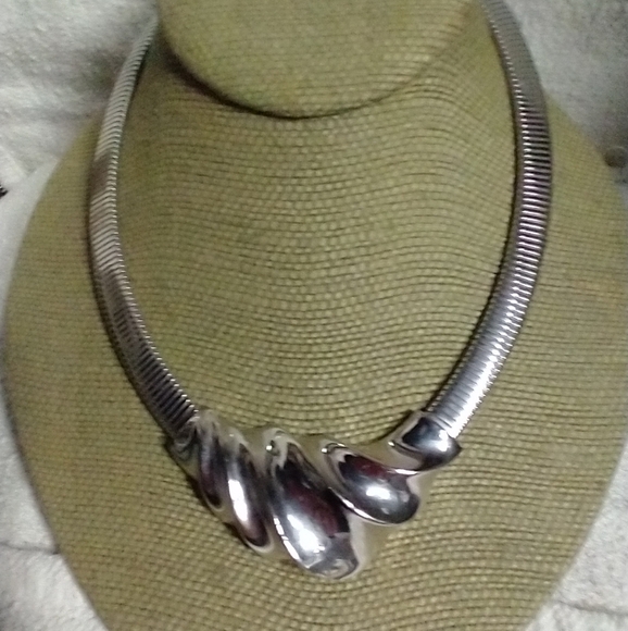 Silvertone wavy design snake chain collar choker necklace - Picture 1 of 4